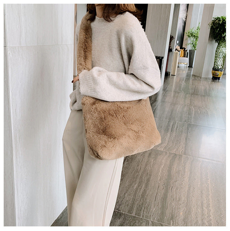 Large capacity fashion plush female bag - The Number 1 Things