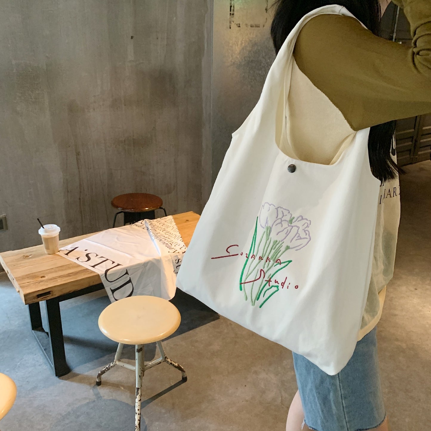 New Tulip Large Capacity Canvas Shoulder Bag - The Number 1 Things