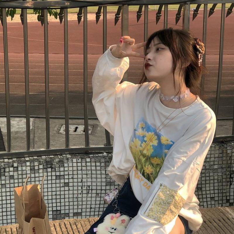Autumn Japanese Oil Painting Style Sweet Flower Printed Long-sleeved Top - The Number 1 Things