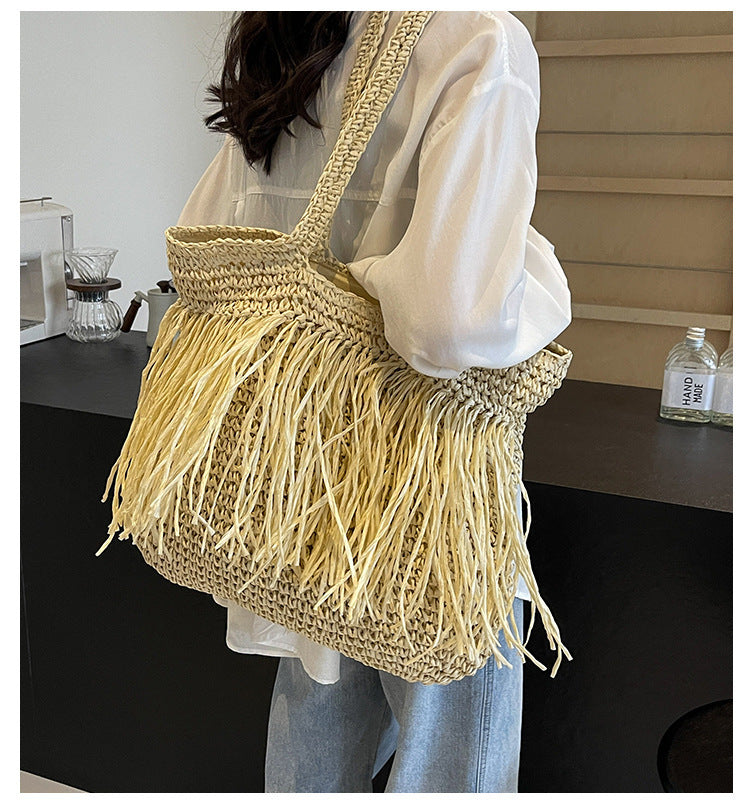 Straw Woven Women's Large Capacity Tassel Shoulder Bag - The Number 1 Things