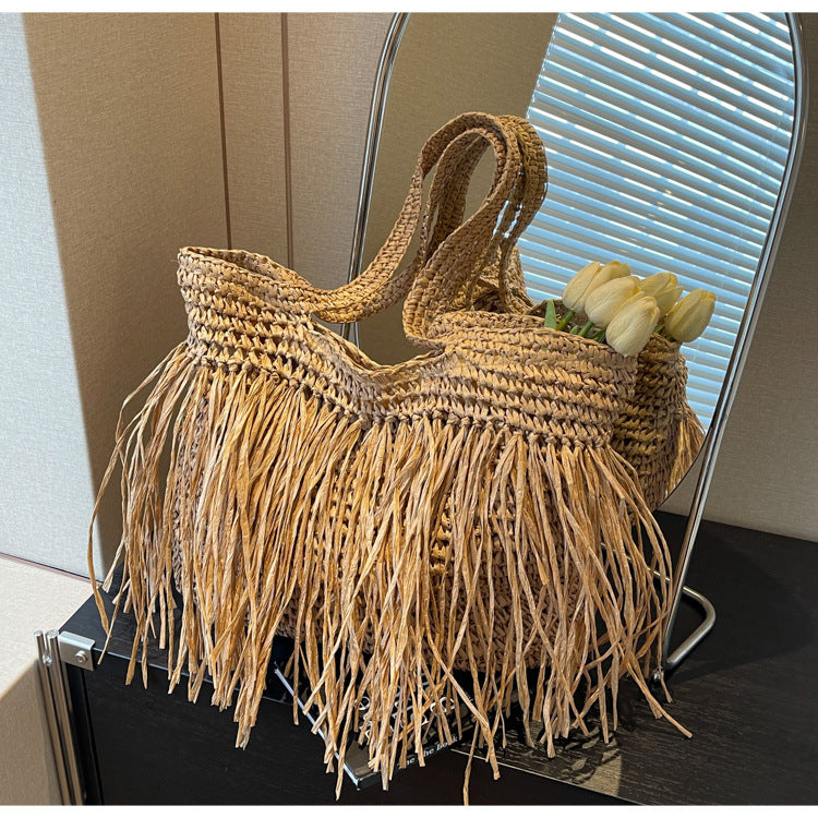 Straw Woven Women's Large Capacity Tassel Shoulder Bag - The Number 1 Things