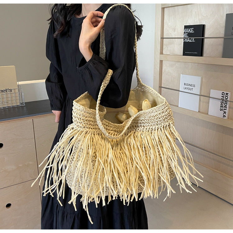 Straw Woven Women's Large Capacity Tassel Shoulder Bag - The Number 1 Things