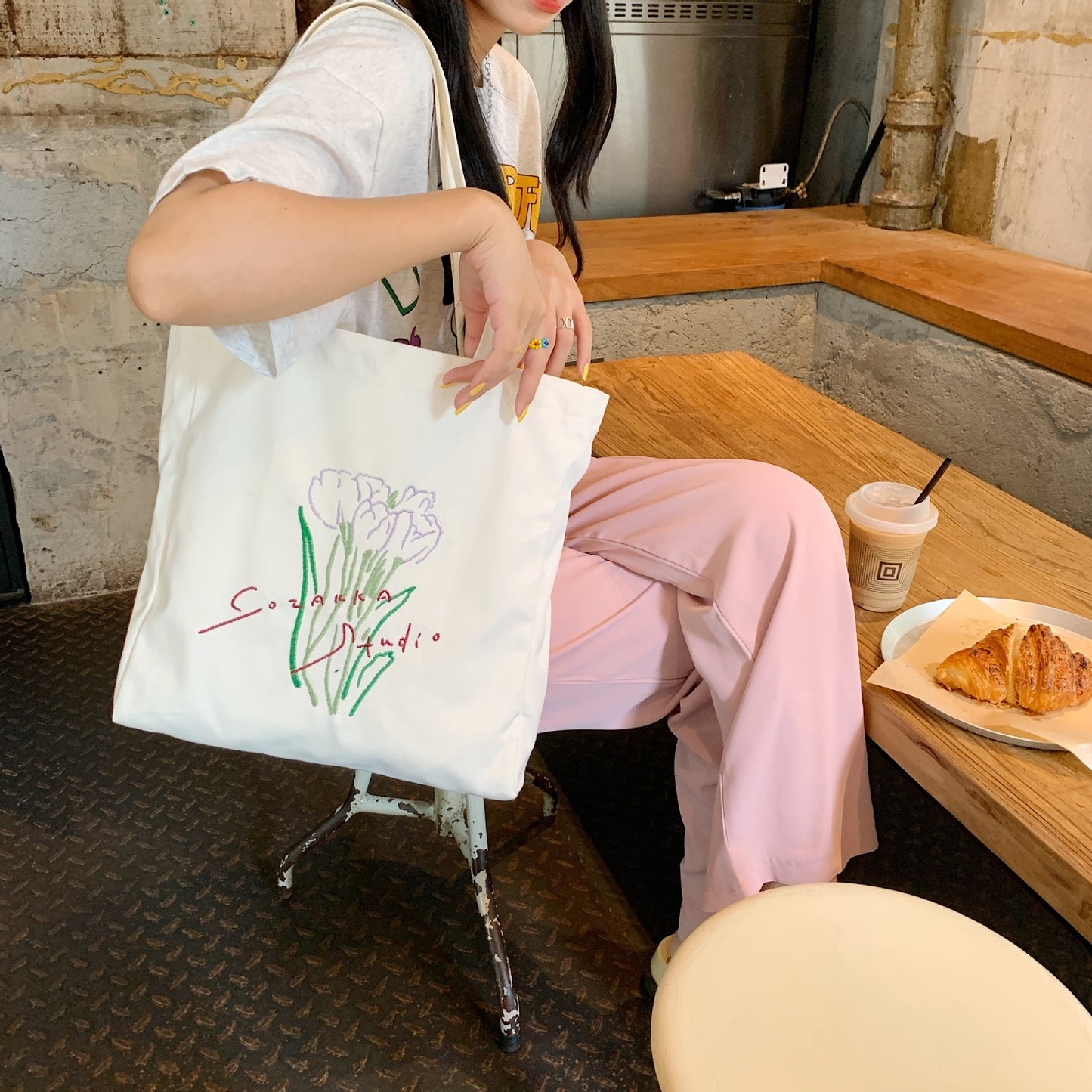 New Tulip Large Capacity Canvas Shoulder Bag - The Number 1 Things