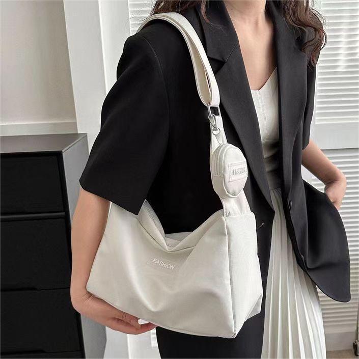Women's Large-capacity Solid Color Shoulder Bag - The Number 1 Things