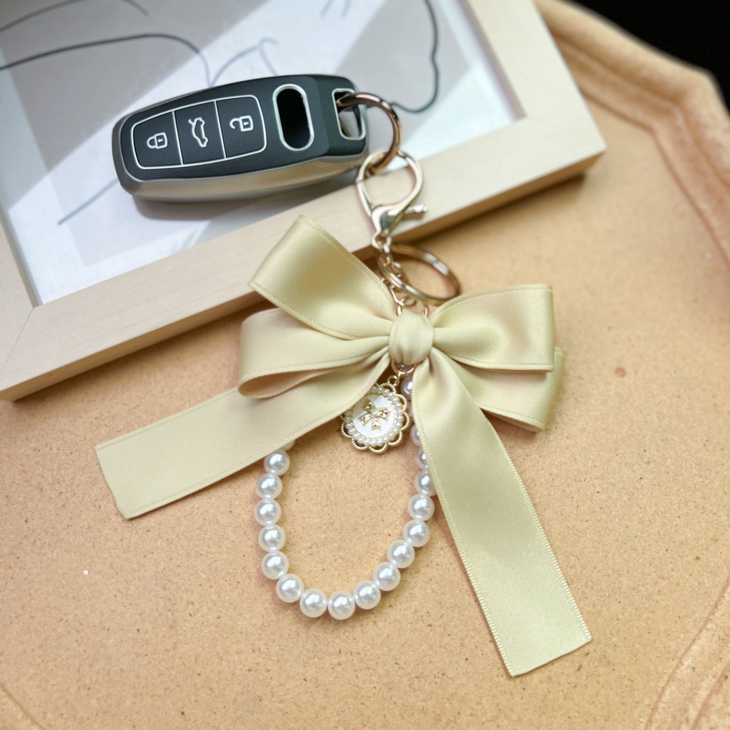 Bow Pearl Metal Keychains Decoration - The Number 1 Things