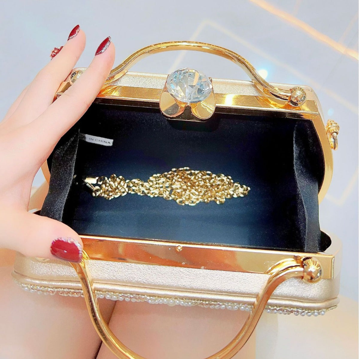Women's Portable Solid Color Creative Rhinestone Handbag - The Number 1 Things