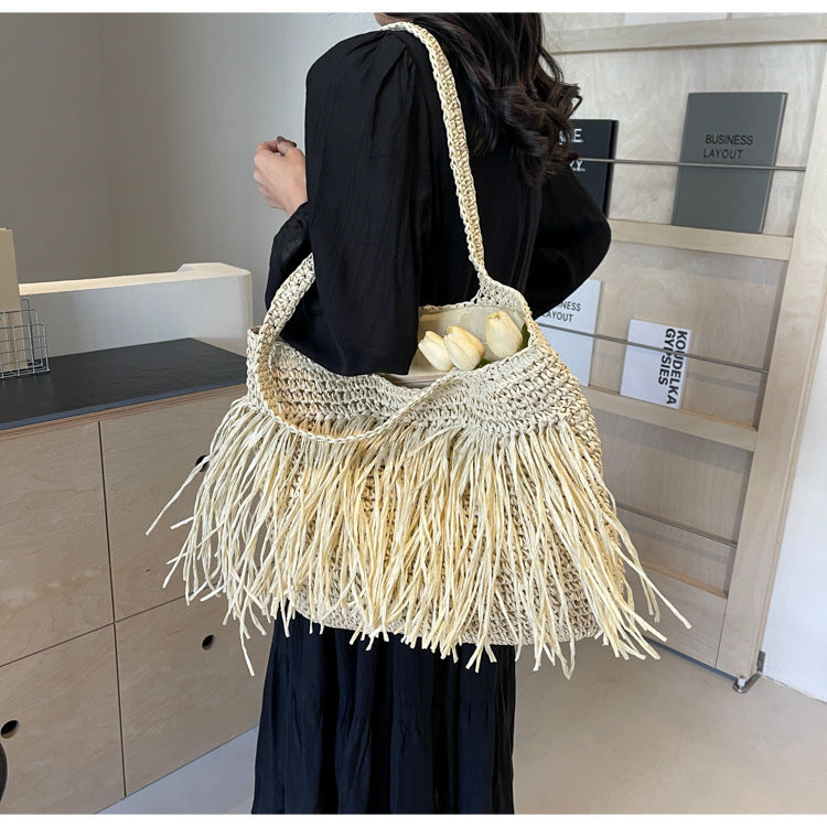 Straw Woven Women's Large Capacity Tassel Shoulder Bag - The Number 1 Things
